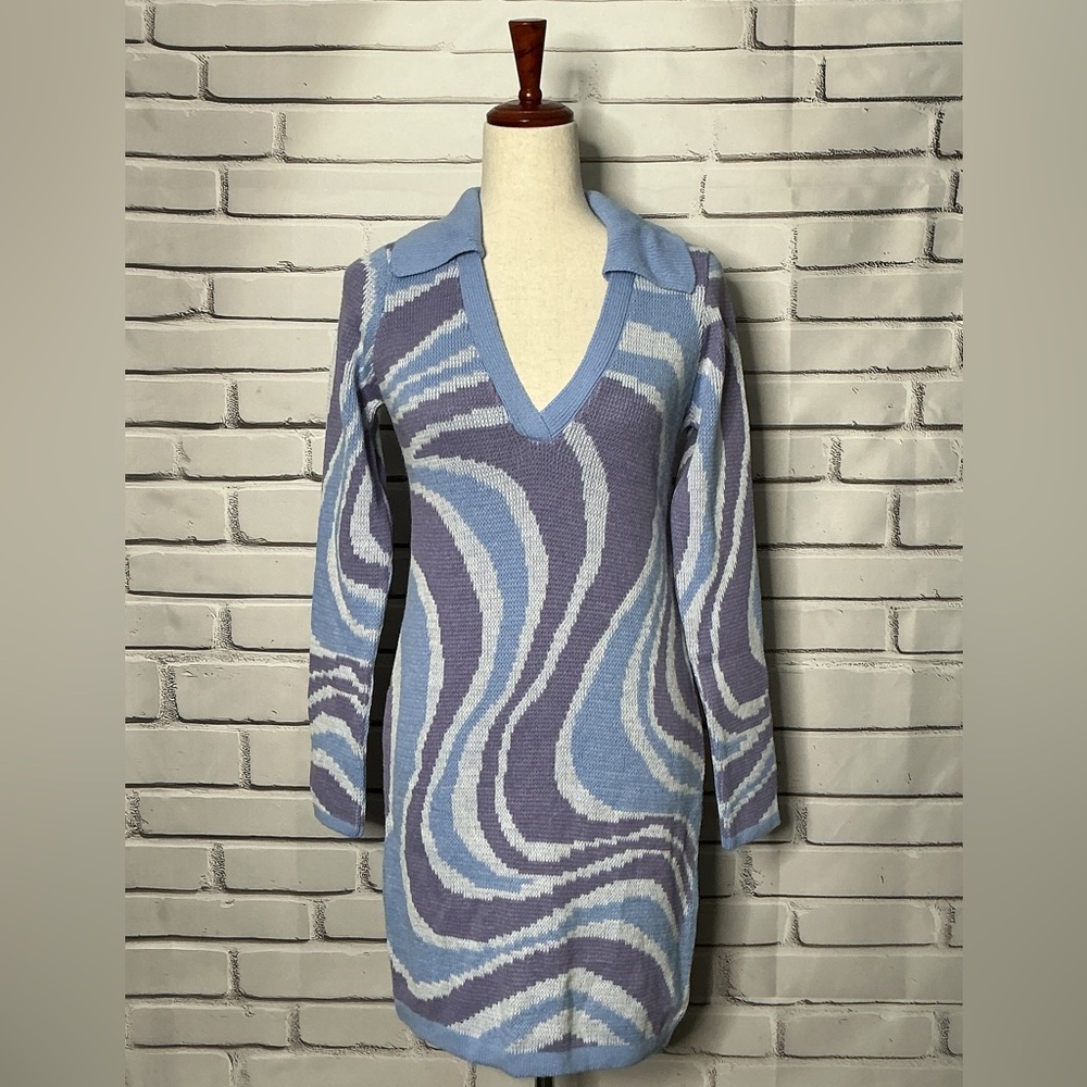 3/$30 ASOS Design Swirl Mini Sweater Dress Size 4